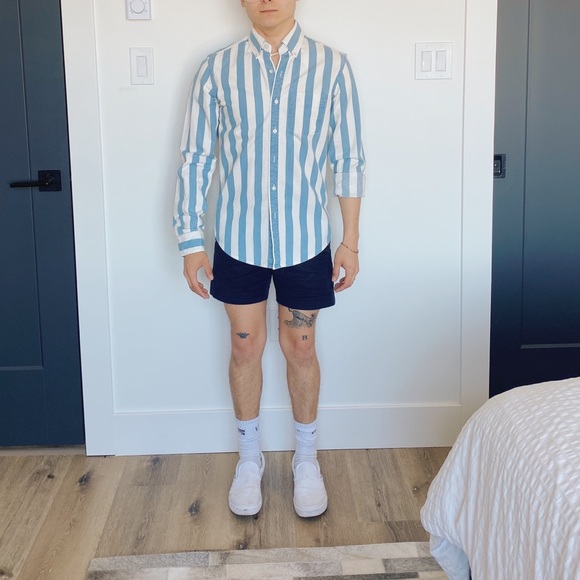 AMERICAN EAGLE CASUAL BUTTON DOWN - Picture 1 of 5